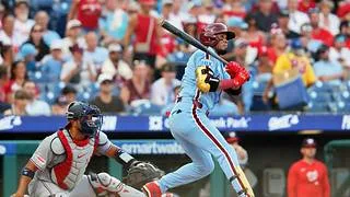 MLB: Luis Arráez produce y así queda en su lucha por el título de bateo