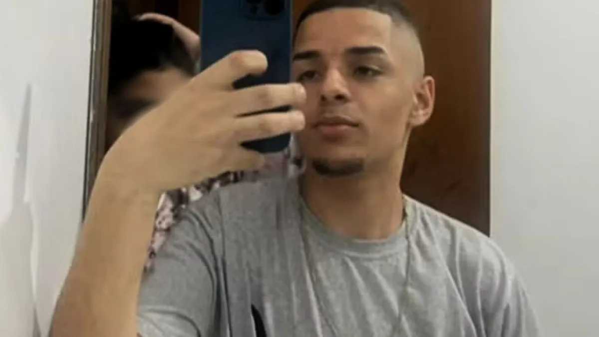 PMs matam com 27 tiros jovem que teve celular confundido com arma em SP