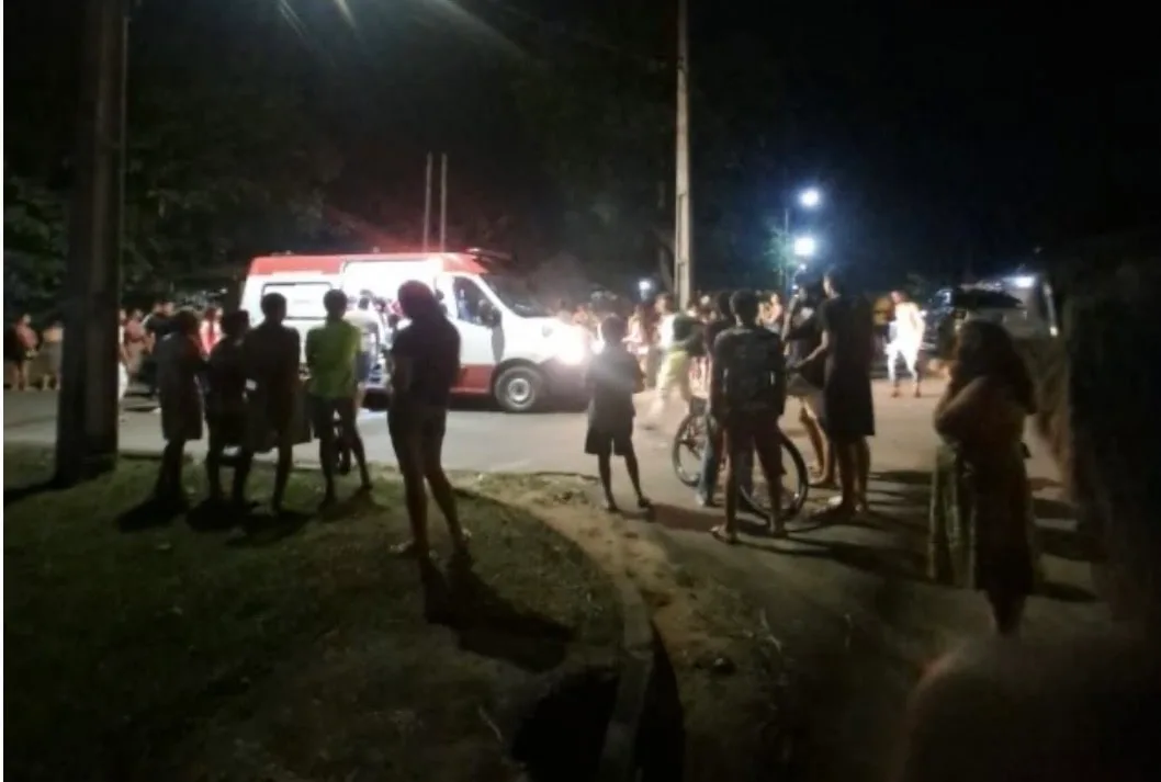 Acidente em Mâncio Lima deixa duas crianças e uma jovem feridas