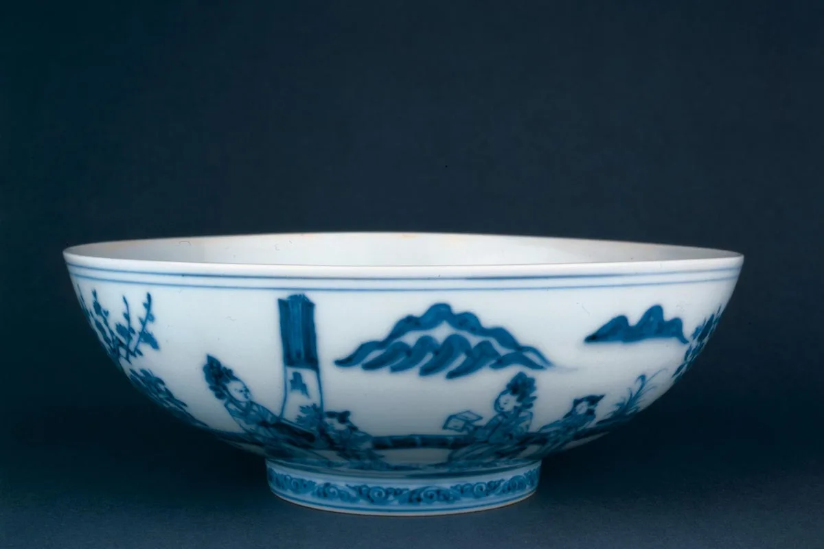 Chinese artefacts damaged in mystery fall at British Museum as calls for their return grow