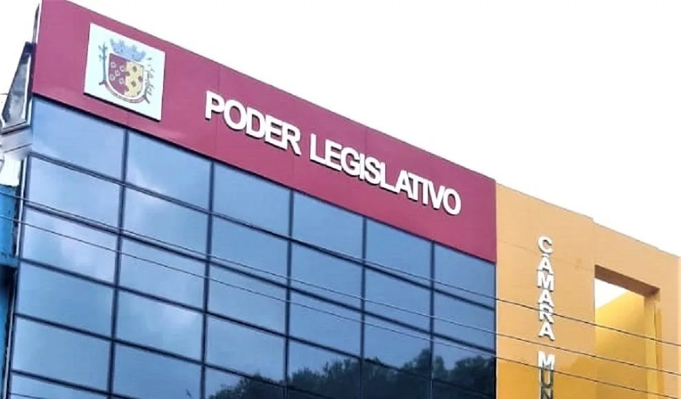 MP-BA aperta cerco sobre uso de carros oficiais da Câmara de Ilhéus