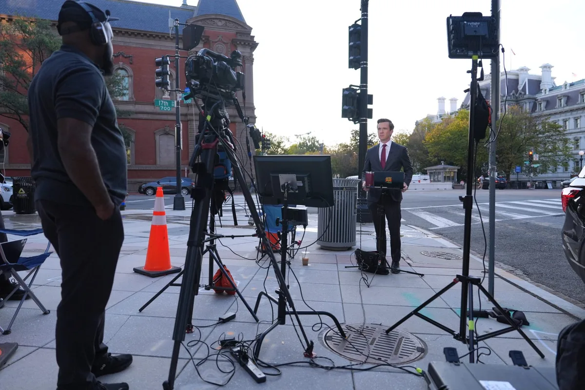 Judge orders White House to ‘immediately’ restore CNN, Politico and MS NOW’s access. Trump shrugs