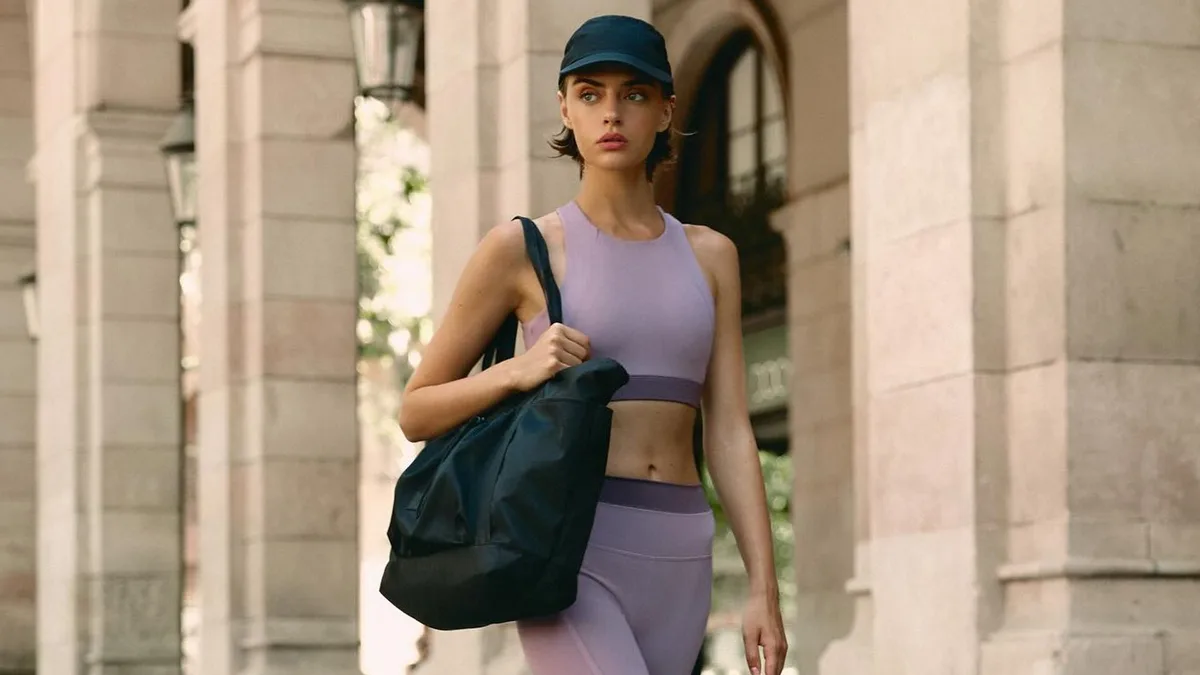Los 10 conjuntos de deporte de mujer que mejor sientan para volver al gimnasio con ganas
