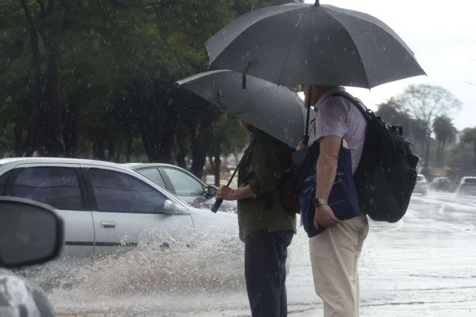 Brasil tem alerta de granizo, geada e calor de 40°C; veja em quais locais