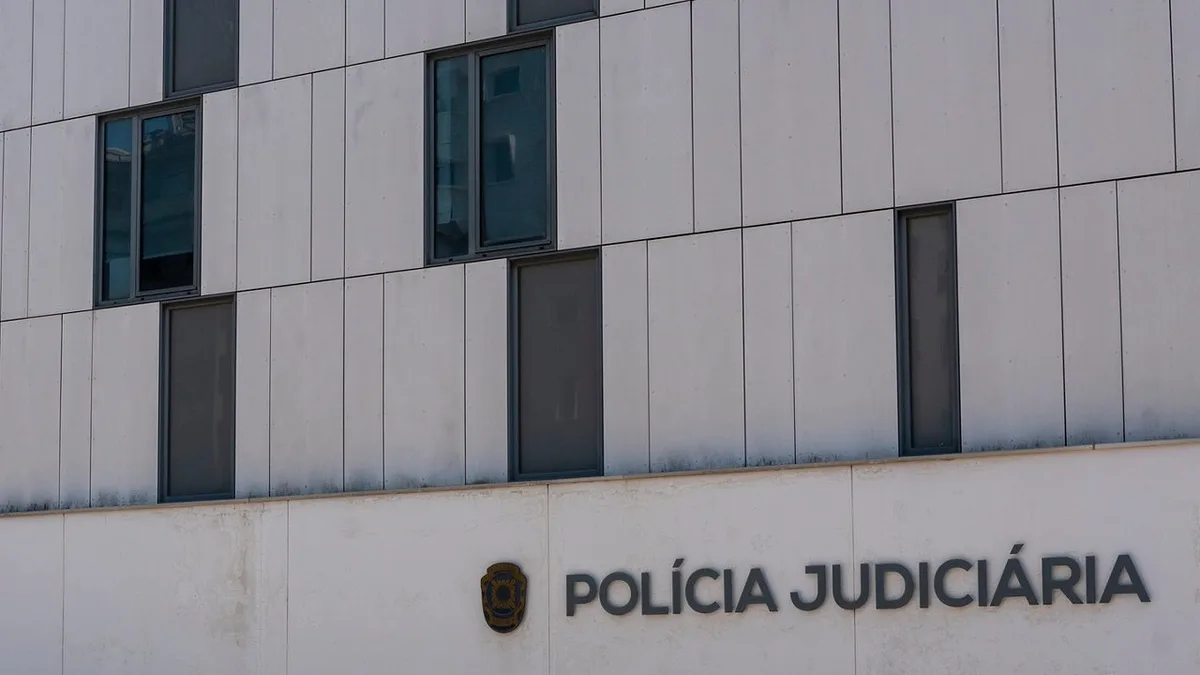 Jovem baleado junto a sala de espetáculos em Lisboa