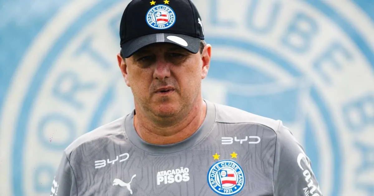 Gestão de estádio do Bahia responde críticas ao gramado em nota