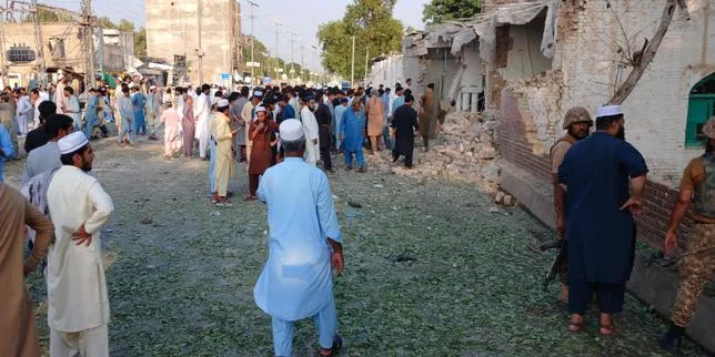Pakistan : au moins 31 morts dans l’attaque d’un quartier général de la police à Kohat