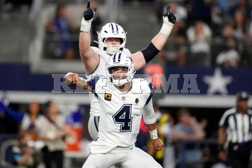 Derrotan Cowboys a Commanders; Daniels se lesiona