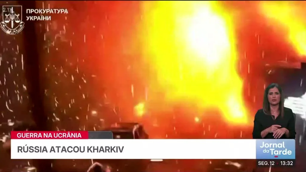 Rússia bombardeia Kharkiv