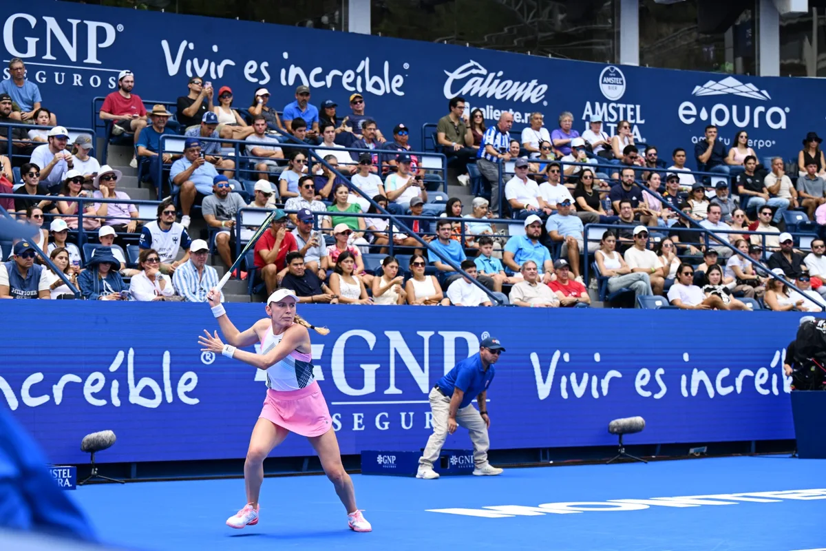 Alexandrova enfrentará Tauson em Monterrey, Noskova se retira
