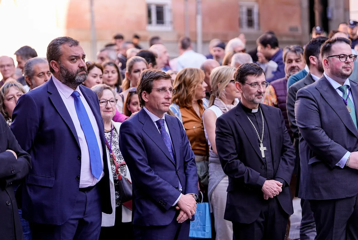 Almeida prohíbe una feria de artesanos marroquíes que lleva celebrándose diez años: “Es por la crisis de Ceuta. Nos han dicho que nos vayamos a un municipio del PSOE”