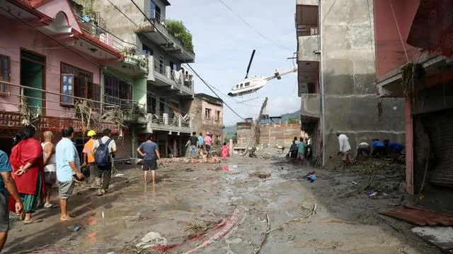 Flutkatastrophe im Himalaya: Mindestens acht Deutsche nach Sturzflut in Nepal vermisst