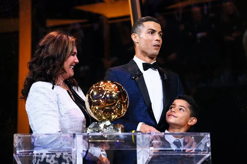« Stop, c'est fini, on arrête tout ! Il y a trop de questions sur Cristiano » : du rififi chez les Ronaldo