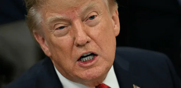 Trump compara IA à Revolução Industrial e anuncia futuro 'czar' do tema