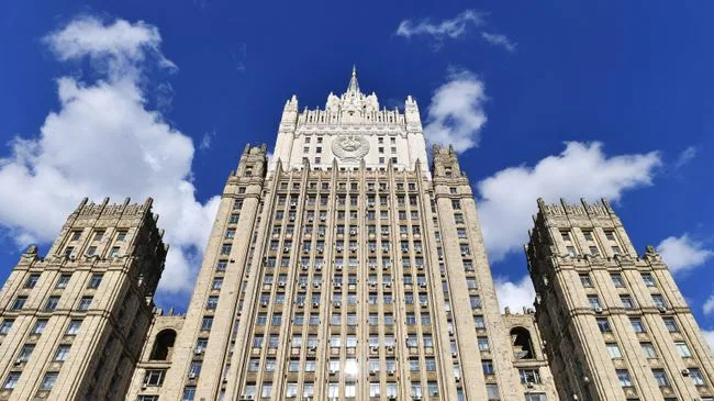 Подлодки SSN-AUKUS способны нести стратегические боезаряды, заявил МИД