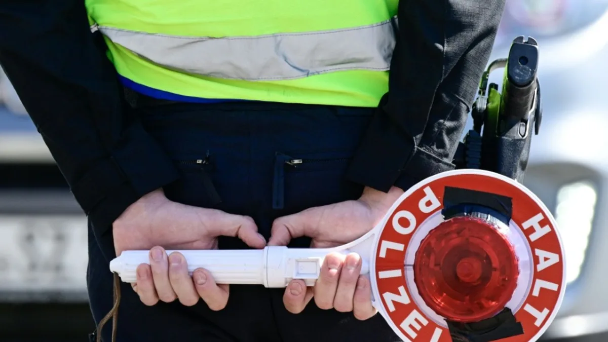 Zu betrunken für Alkoholtest: Mutter baut Unfall mit dreijährigem Kind in Auto