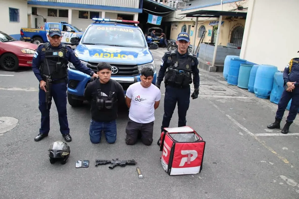 Guatemala: La Policía Nacional Civil captura a dos hermanos por el asesinato de Solórzano Foppa en Campo Marte diez minutos después del ataque