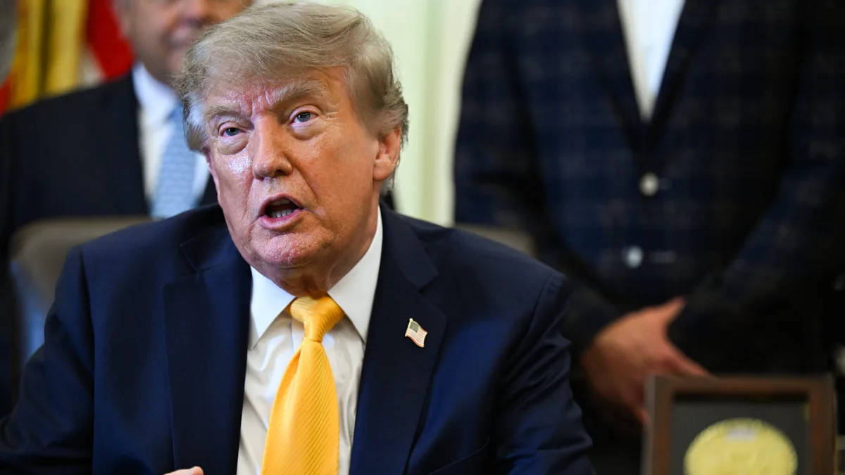 Trump proíbe acesso da CNN, Politico e MS NOW à Casa Branca