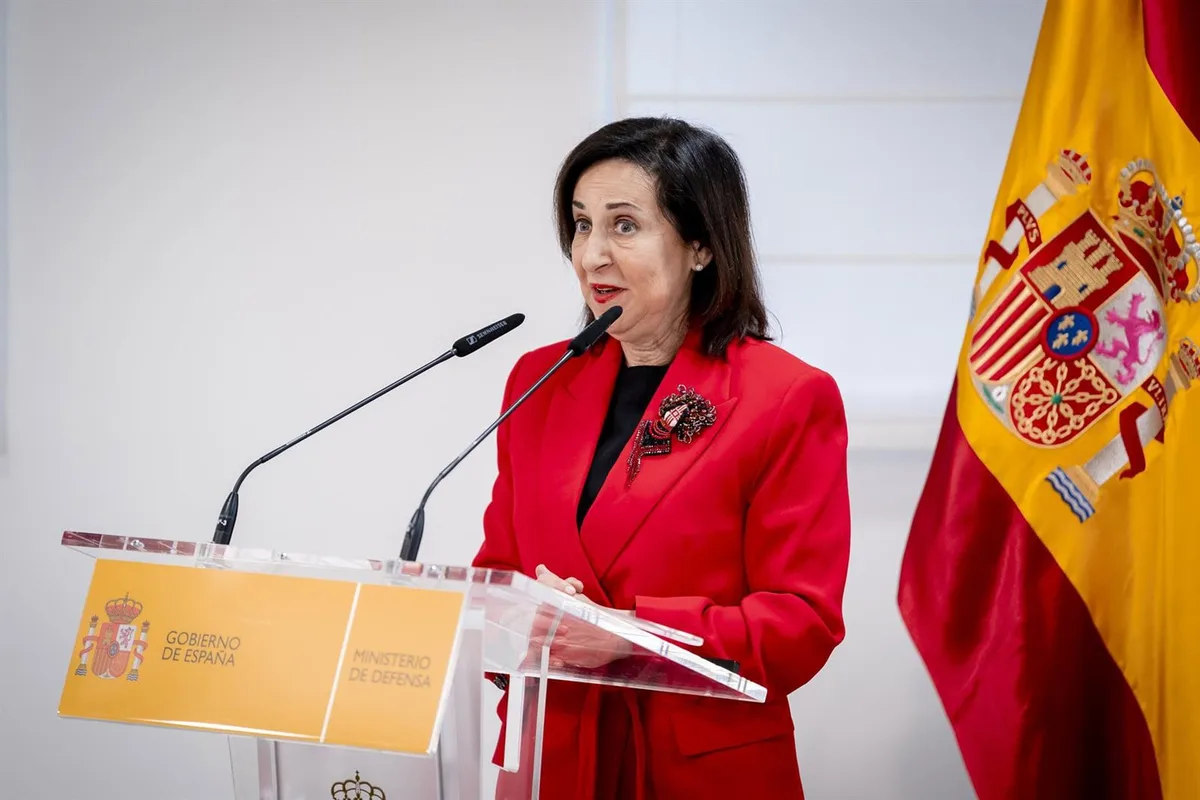 Margarita Robles defiende que Ceuta y Melilla son “intocables” y “españolísimas” y desvela que hay 25 agentes del CNI monitorizando la situación