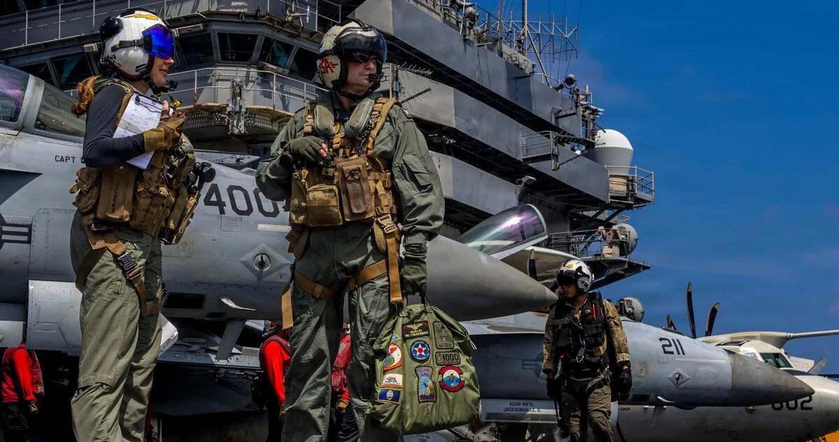 Aumenta la preocupación por la salud mental de la tripulación del portaviones USS Abraham Lincoln