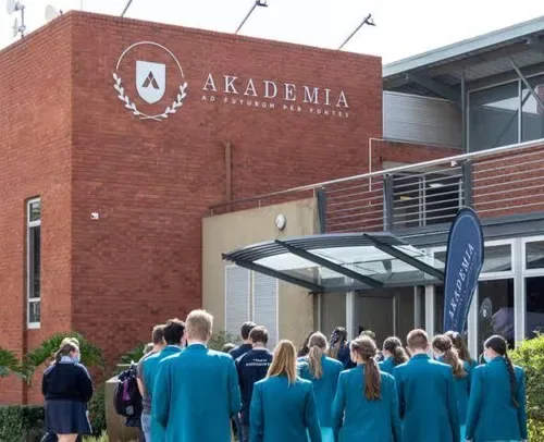 The debate surrounding Akademia: Is an Afrikaans university viable in post-apartheid South Africa?