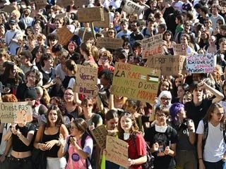 Mobilisation lycéenne : les enseignants appelés à rejoindre les lycéens et les étudiants, une manifestation prévue mardi