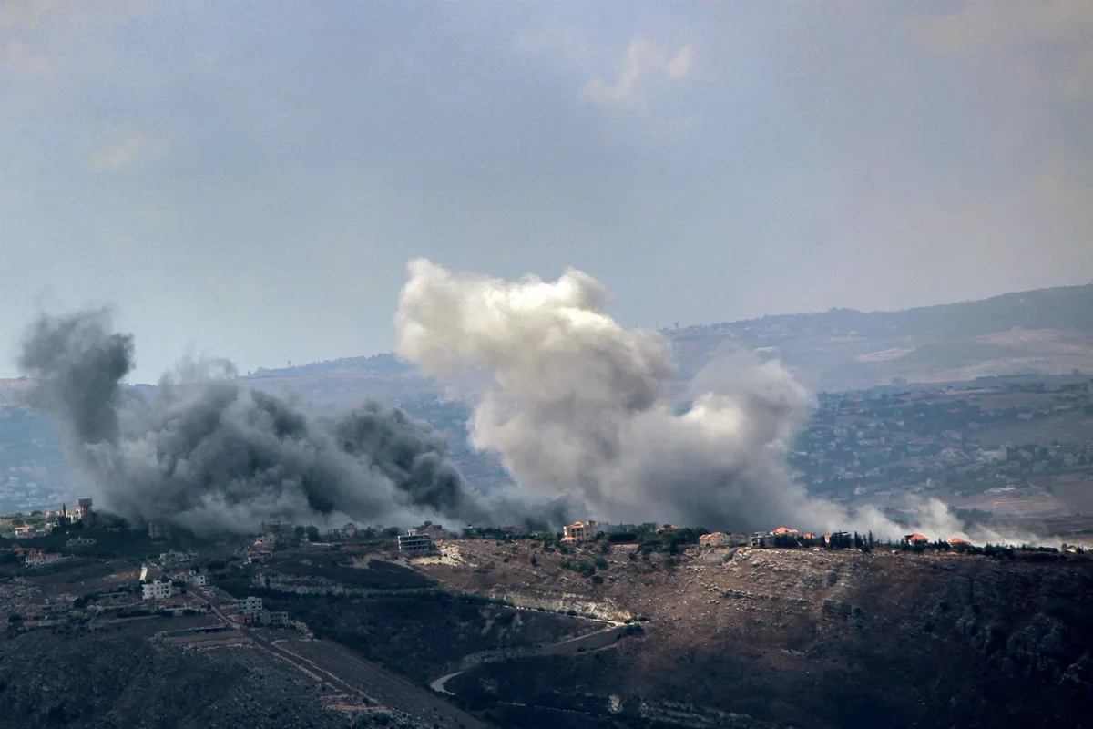 Israel ataca el sur de Líbano en operaciones que enmarca en su lucha contra Hezbolá