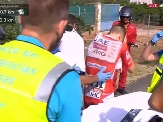Victime de plusieurs fractures et d’une commotion cérébrale, Tadej Pogacar va être opéré après sa chute sur la Vuelta