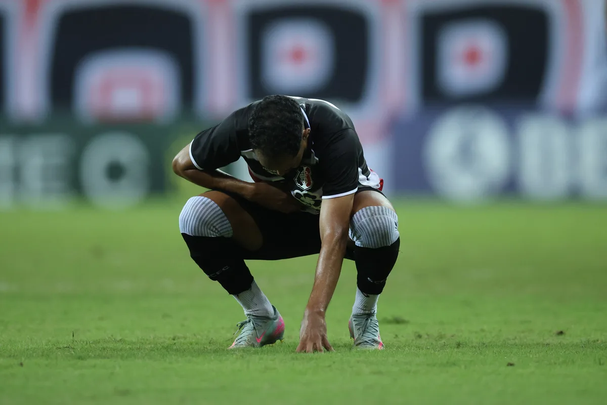 Análise: Santa Cruz fragiliza onde sempre foi forte e coloca classificação em risco na Série C