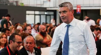 Carneiro admite pedir comissão de inquérito devido ao acumular de problemas na Educação