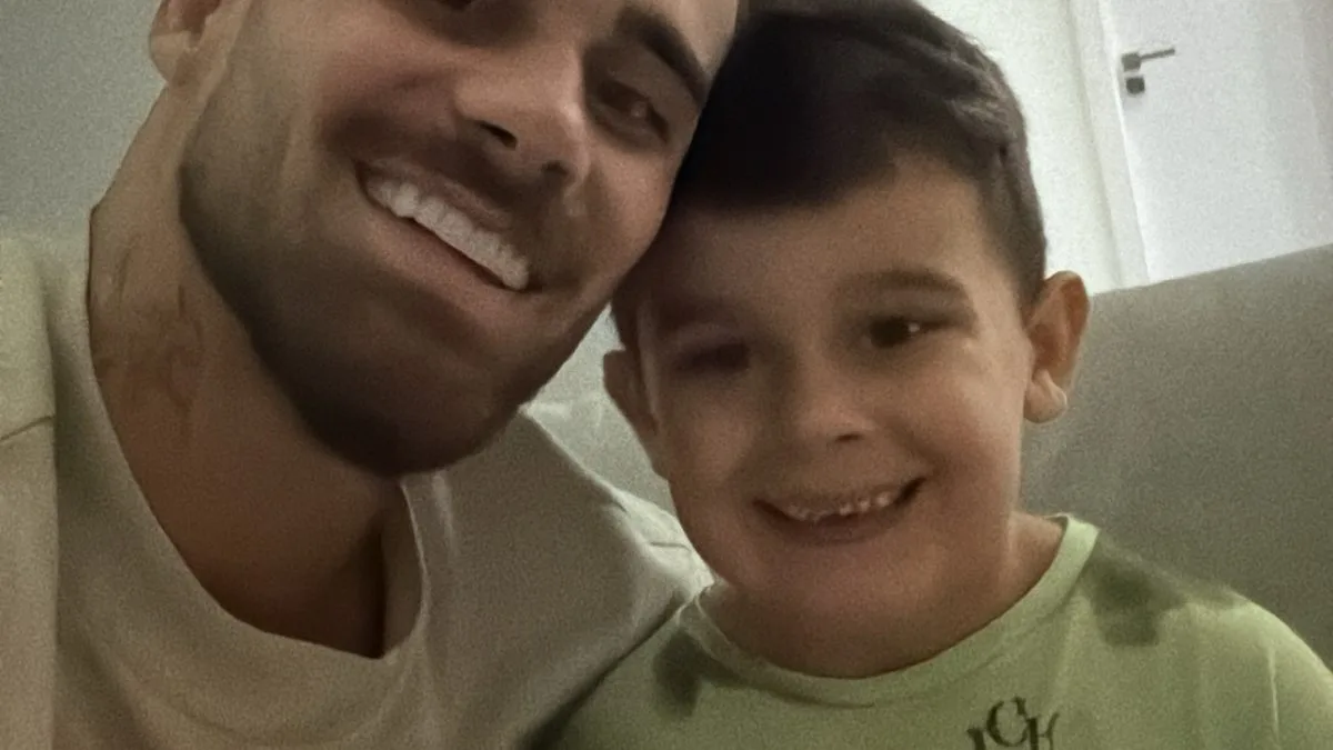 Atacante do Avaí explica situação do filho autista para retornar ao Brasil