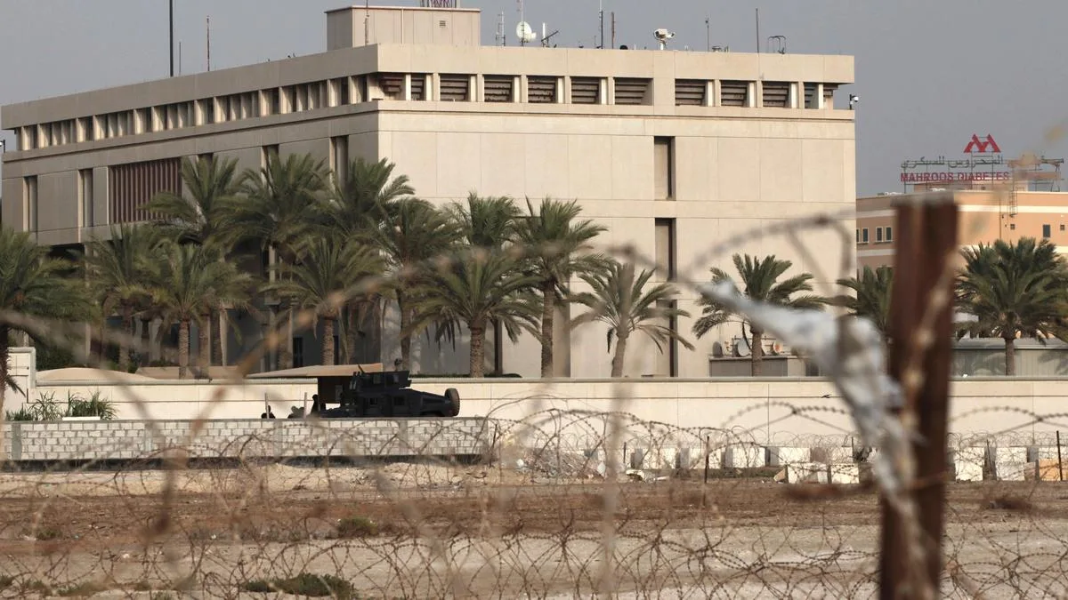 U.S. diplomats and family members slowly begin to return to West Asian embassies