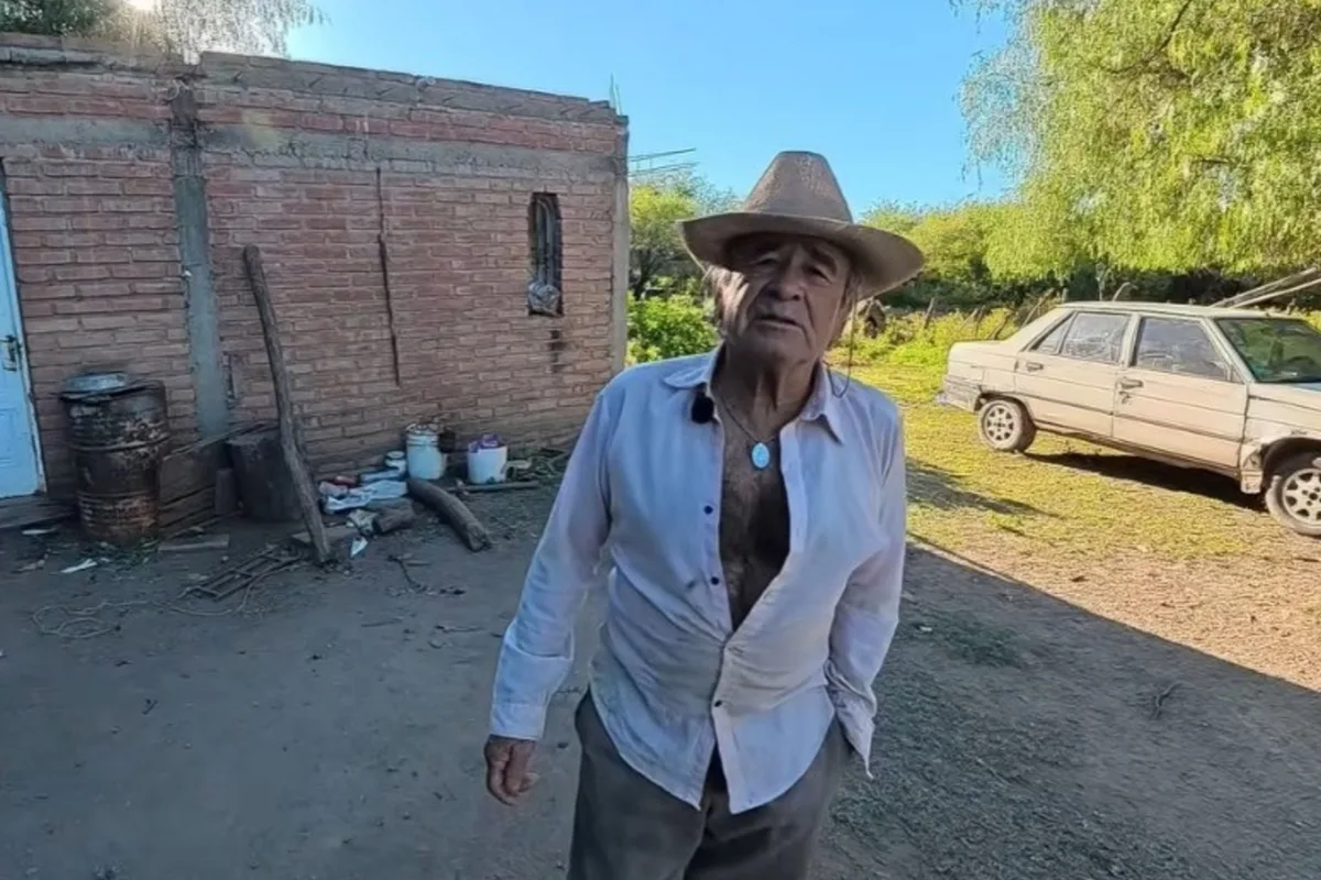 Tiene 67 y vive en el corazón del monte cordobés: “Hay que aprovechar la tierra para producir alimentos sanos para uno”