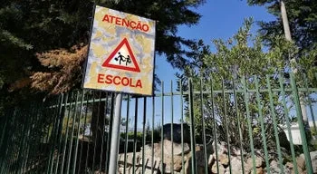 Trabalhadores não docentes hoje em greve por falta de condições laborais