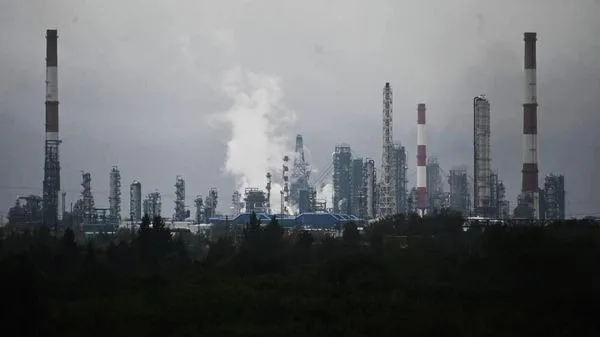 Ukraine Attacks Two Oil Refineries, Shows No Move Toward Energy Ceasefire — Russian Deputy PM
