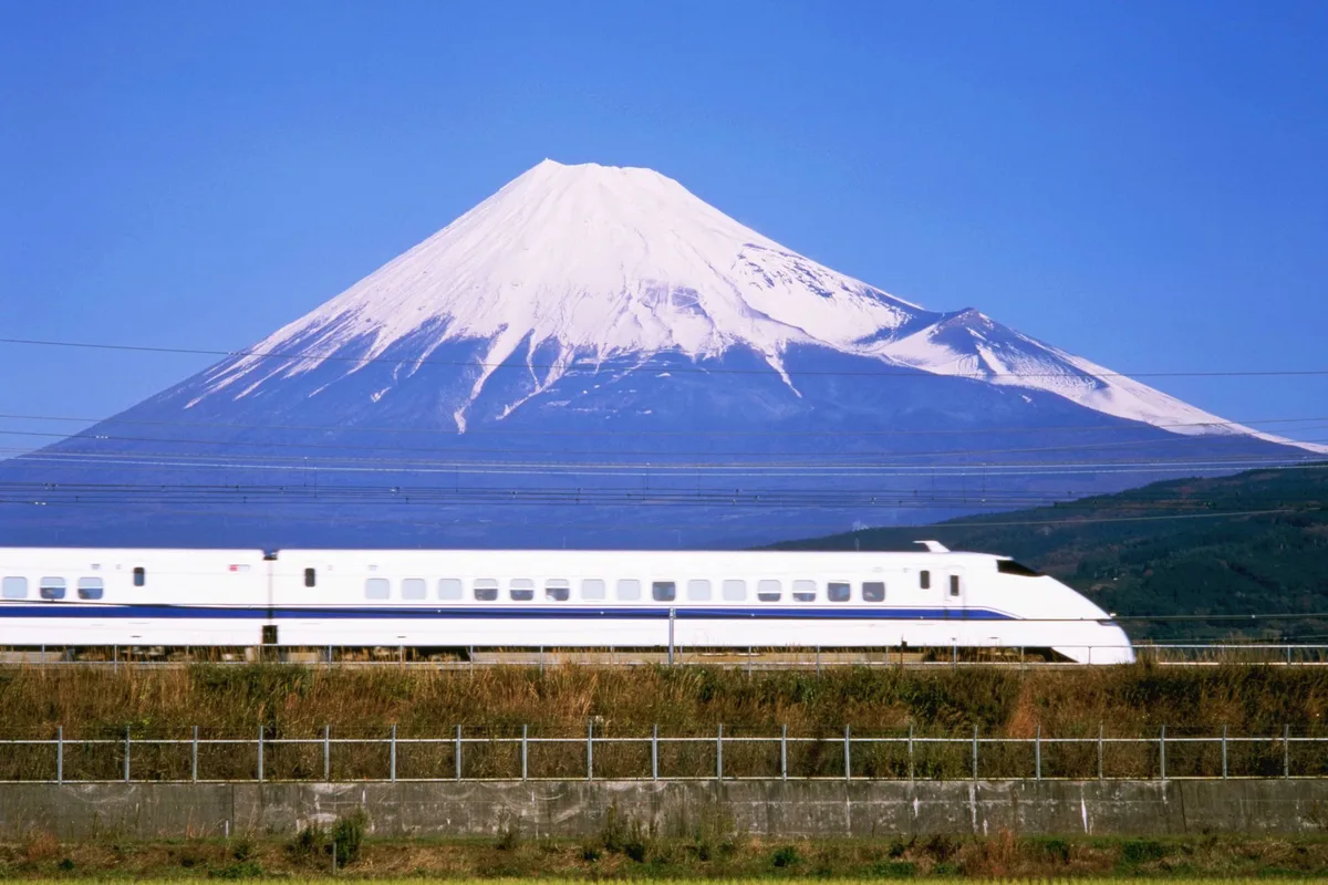 Un japonés abandona a su hijo de 7 años durante horas en el monte Fuji para continuar el ascenso