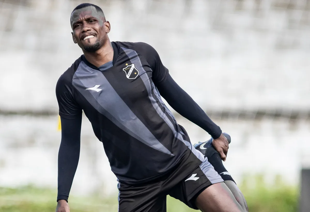 Waguinho Dias confirma volta de Igor Bahia; veja como o ABC vai jogar