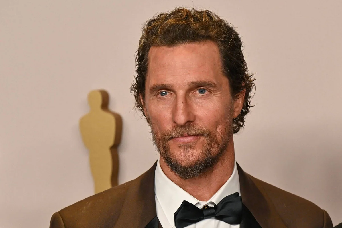 Matthew McConaughey diz que Jennifer Lopez o livrou de perrengue no México