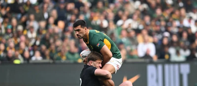 Veteran centre Damian de Allende still learning his trade in the midfield