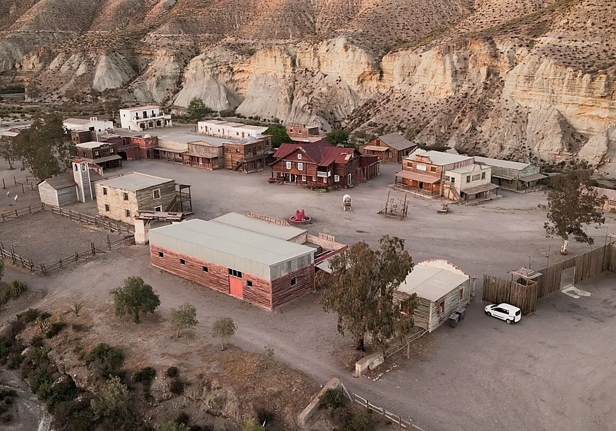«Por un puñado de dólares»: vuelven a poner a la venta rebajado un poblado del oeste en Tabernas