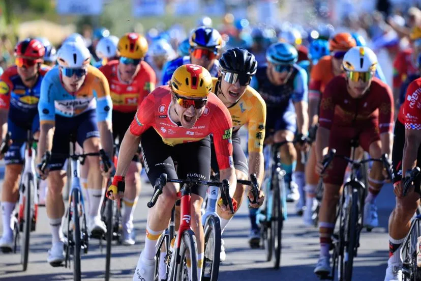 Le Danois Carl-Frederik Bévort remporte la 2e étape de la Cro Race, Paul Magnier victime d'un saut de chaîne