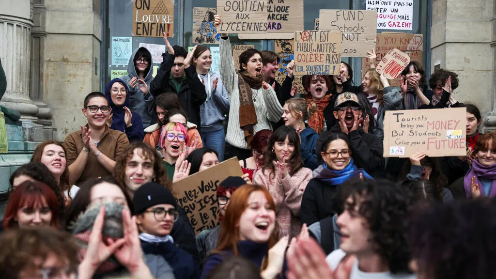 Na França e no mundo, a juventude que toma as ruas