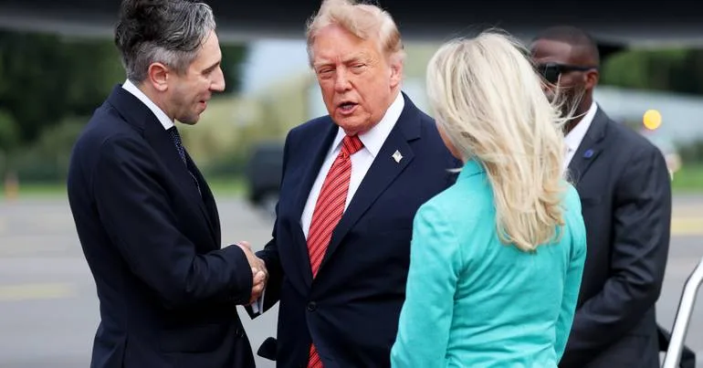 Trump chega à Irlanda para visita de dois dias