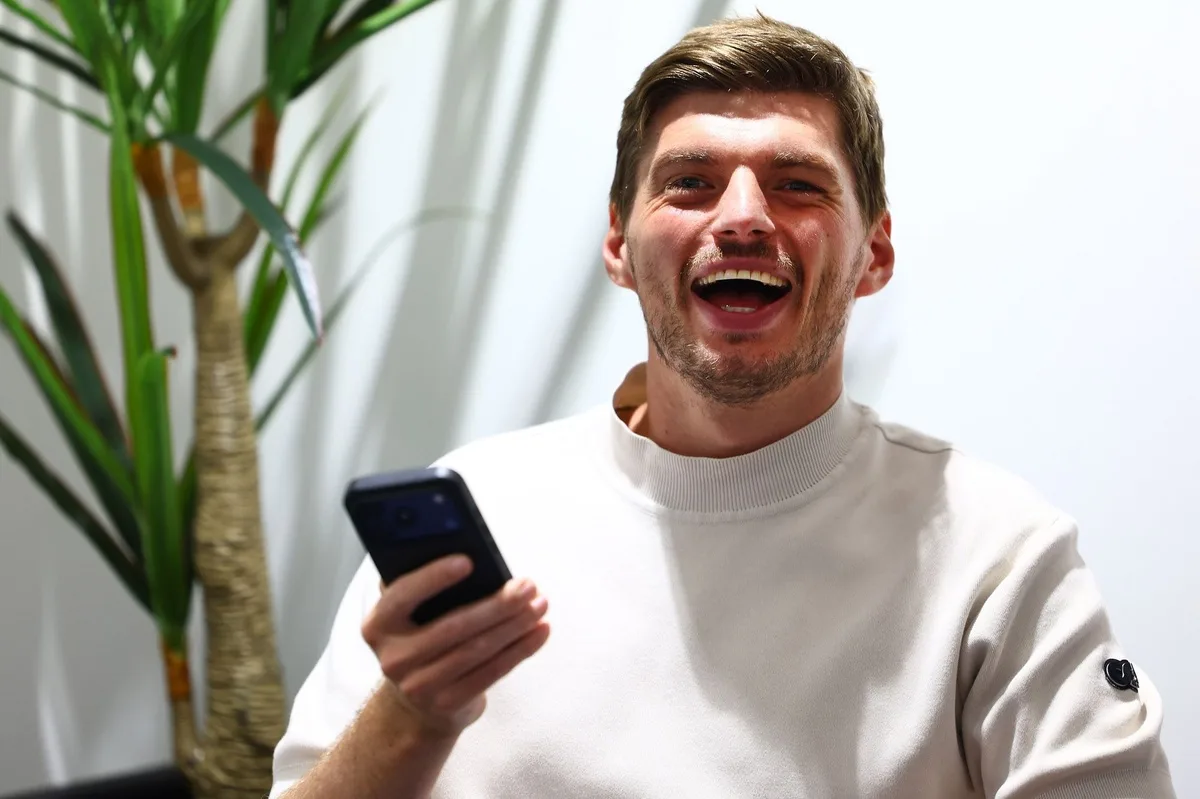 F1 - Verstappen revela motivos para renovar com a Red Bull: "Segunda família"