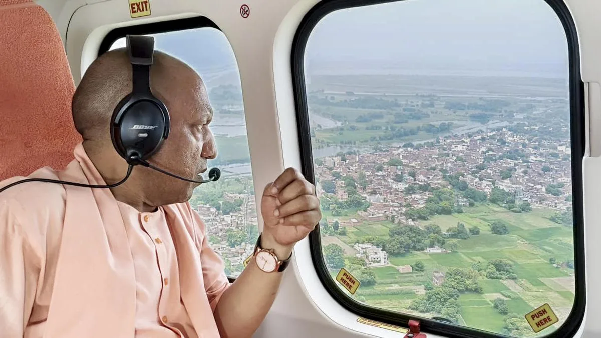 Yogi Adityanath takes to the skies to review Ballia flood crisis