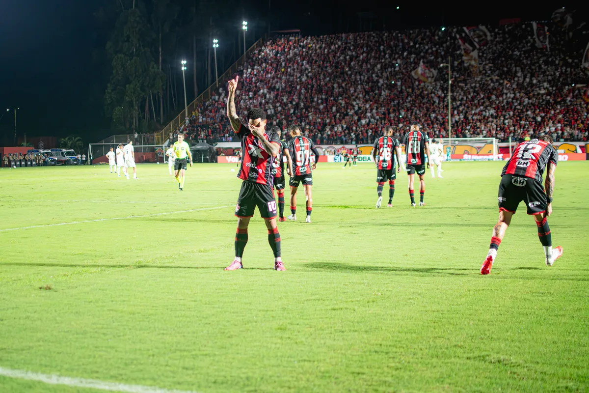 Matheuzinho volta a marcar gol após quatro meses de jejum