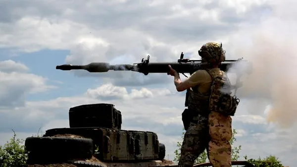 Russia's Offensive Breaking Ukraine's Backbone in Donbass – Expert