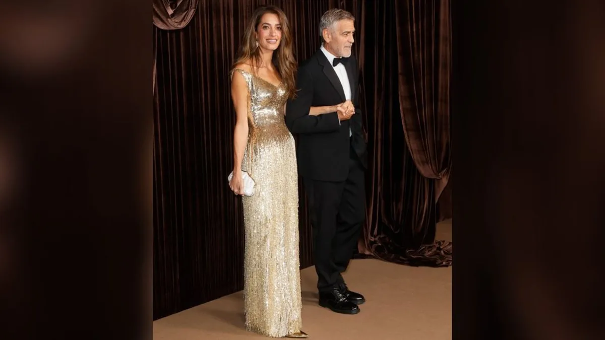 Bei den Albies 2026: Amal Clooney glänzt in goldenem Abendkleid