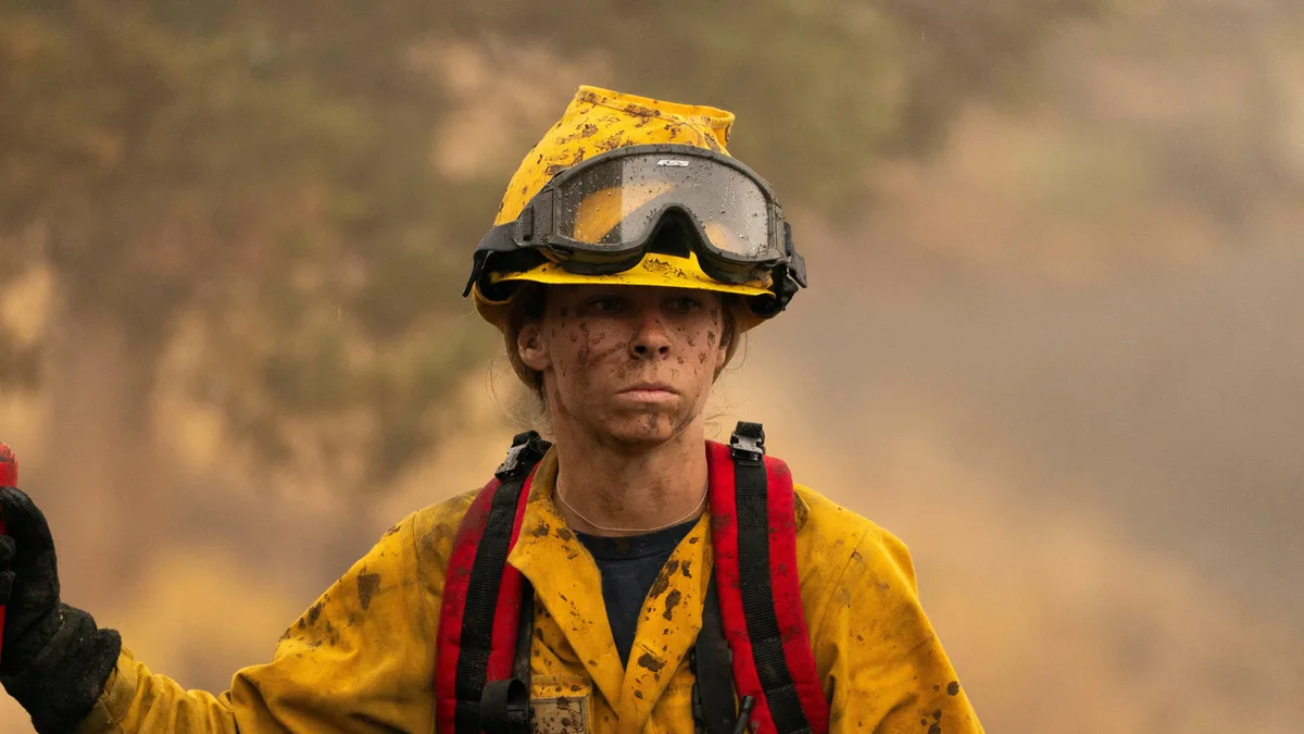 “No tenemos suficiente personal”: la alarma de los bomberos forestales ante el avance de los incendios en Estados Unidos
