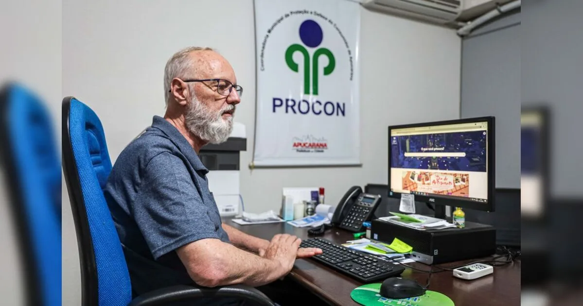 Procon de Apucarana realiza ações educativas para alertar idosos sobre golpes digitais